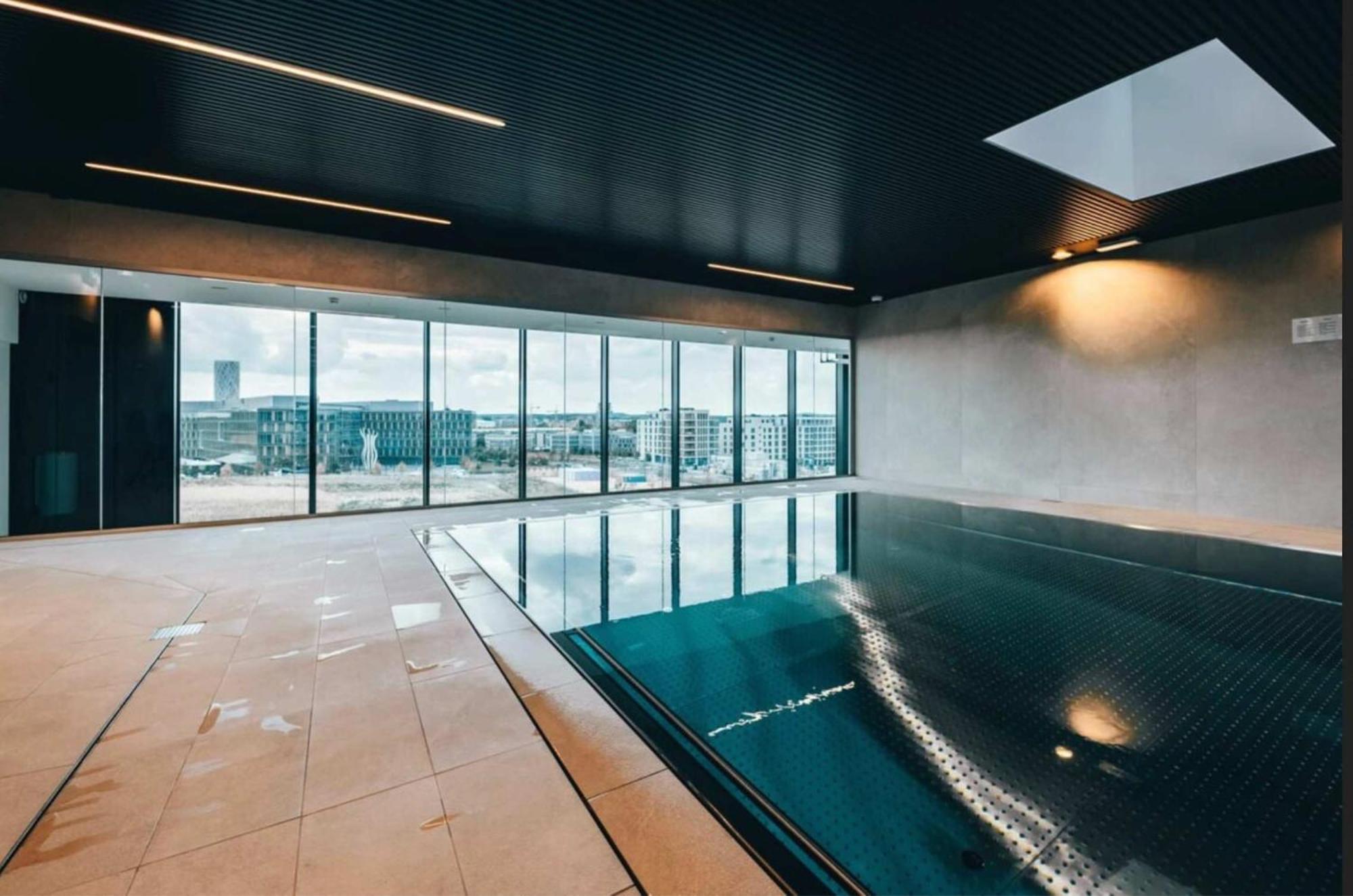 Modern 2BR Apartment with Pool & City Views Luxembourg Exterior photo