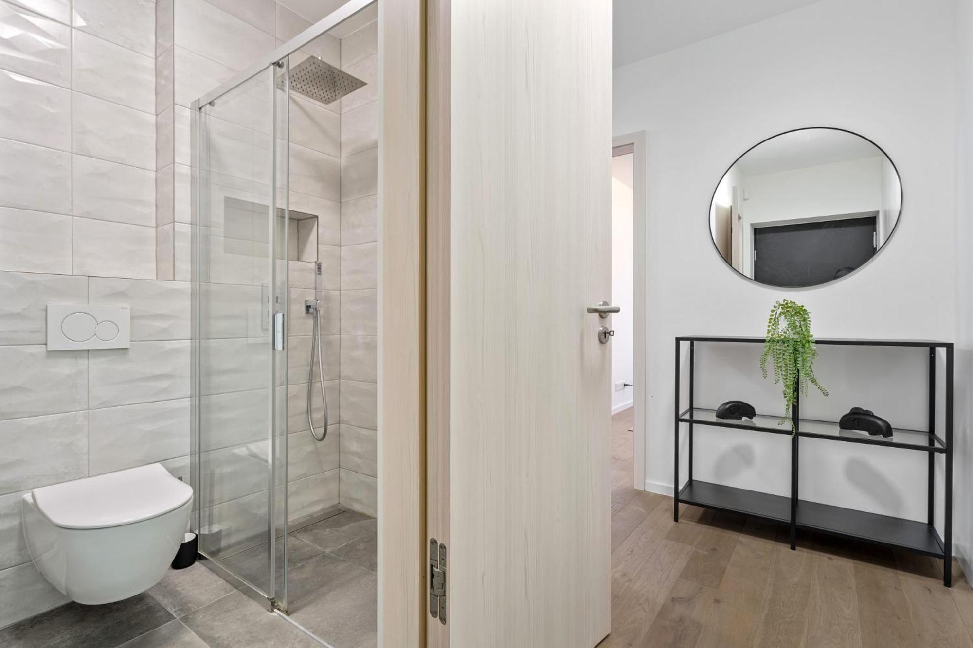 Modern 2BR Apartment with Pool & City Views Luxembourg Exterior photo