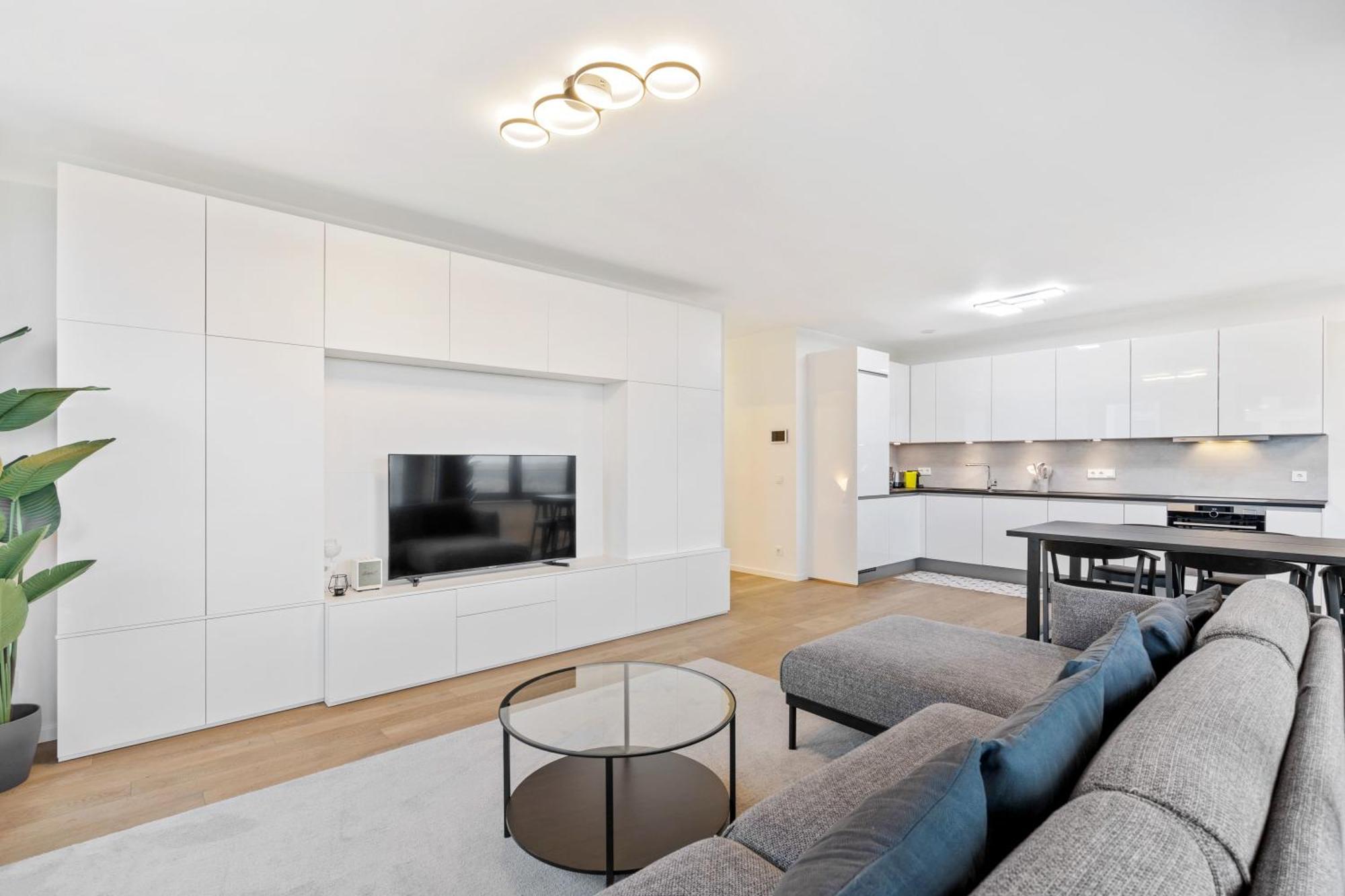 Modern 2BR Apartment with Pool & City Views Luxembourg Exterior photo