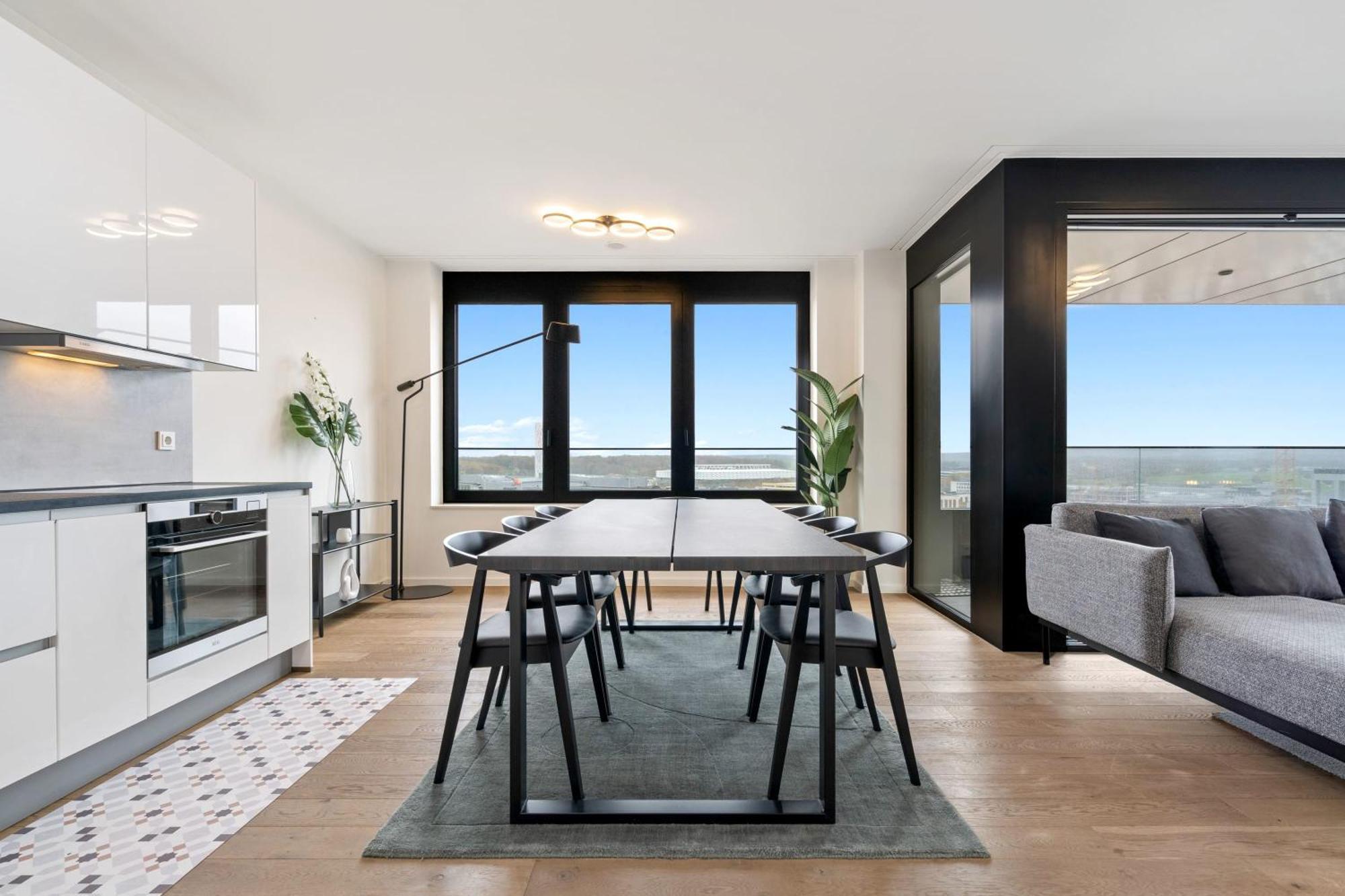 Modern 2BR Apartment with Pool & City Views Luxembourg Exterior photo