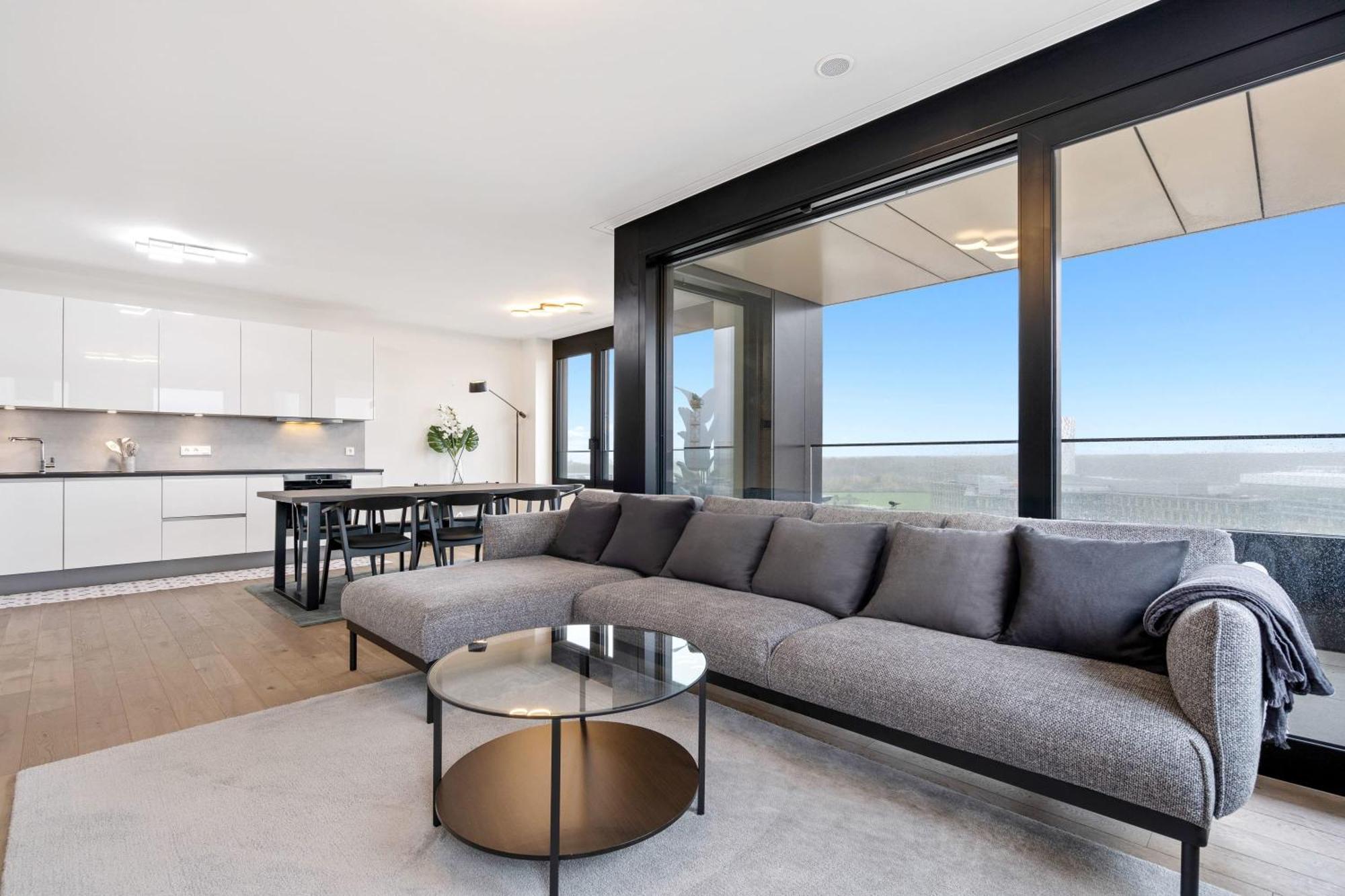 Modern 2BR Apartment with Pool & City Views Luxembourg Exterior photo