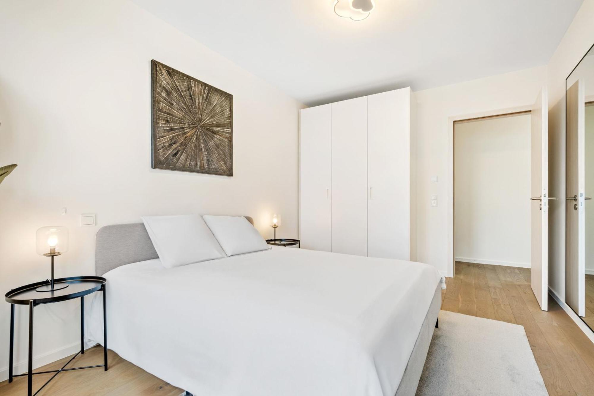 Modern 2BR Apartment with Pool & City Views Luxembourg Exterior photo